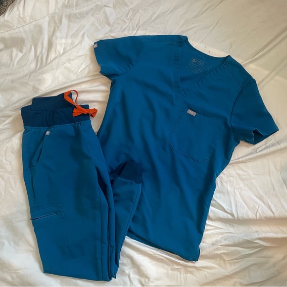 Figs XS Limited Edition Deep Reef Scrub Set - Picture 6 of 10